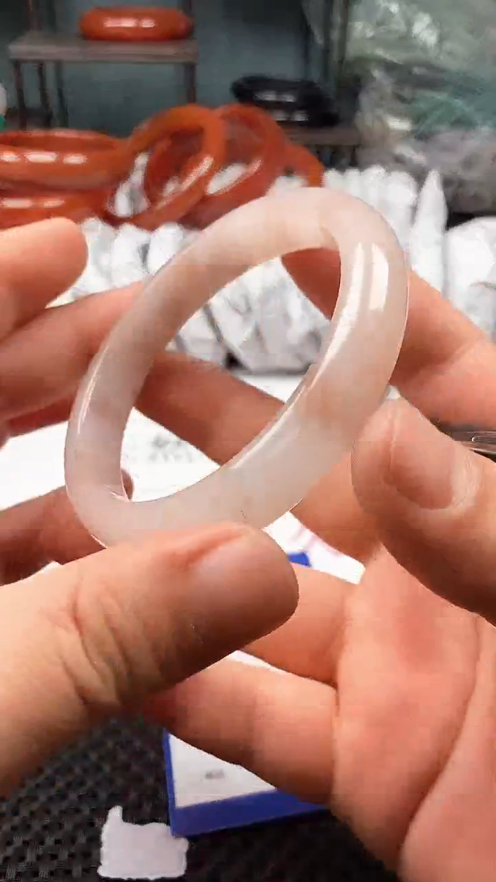 【闪购商品】石英质玉手镯未镶嵌356-62多样性发货看清圈口下单