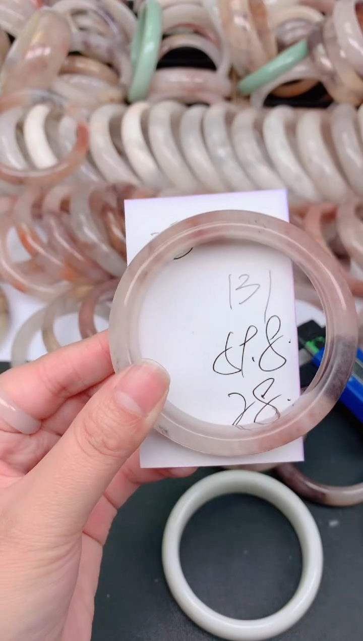 未镶嵌手镯石英质玉131