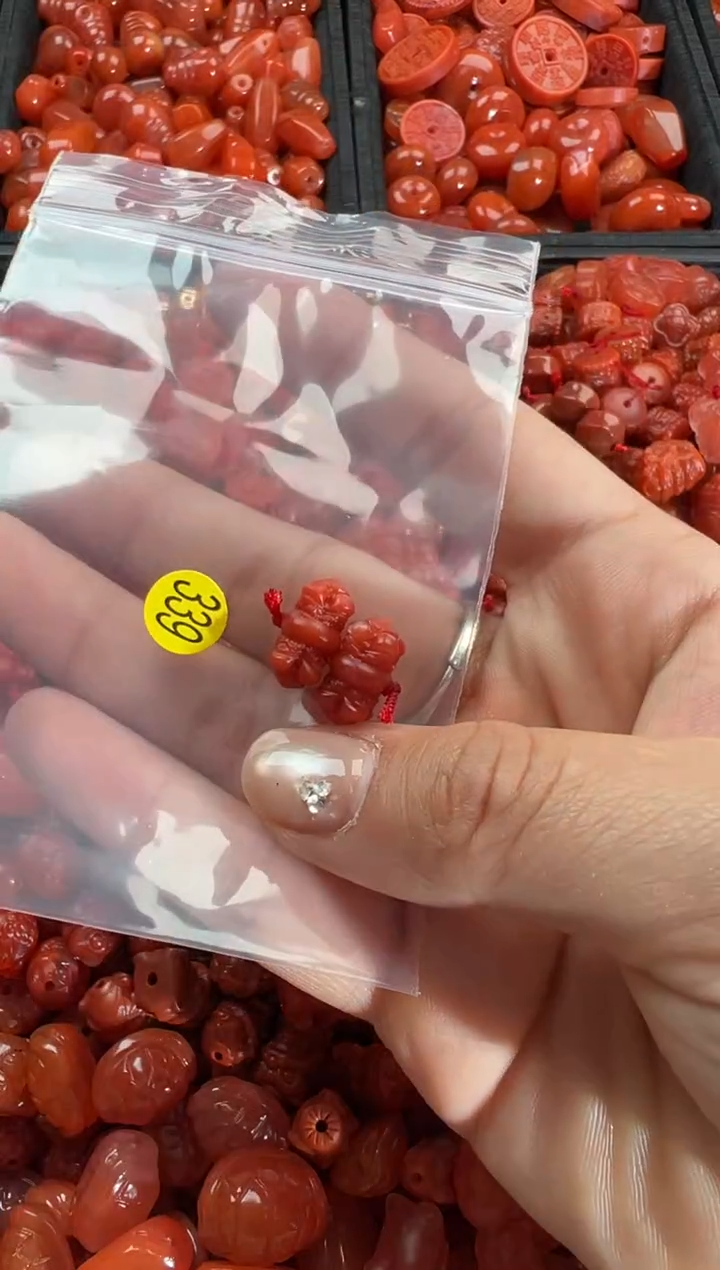 【闪购商品】南红玛瑙颈饰未镶嵌1