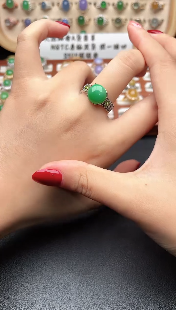 银S925镶嵌戒指翡翠一物一证一礼盒