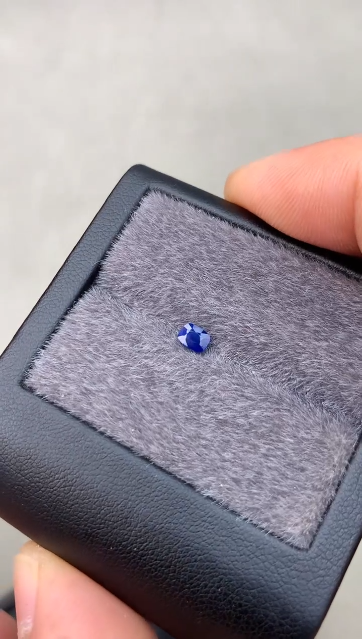 【闪购商品】定制蓝宝石裸石未镶嵌0.50ct 缅甸无烧彩色蓝宝石
