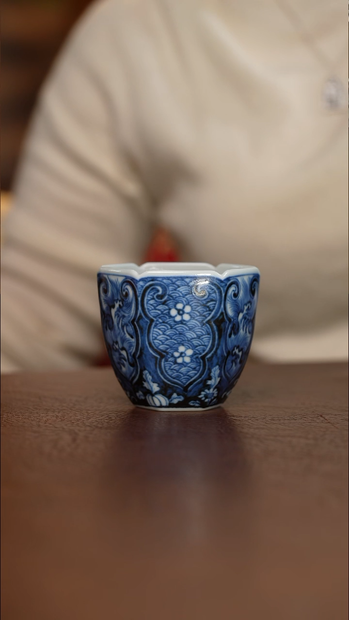 元青花海水花卉纹六方杯