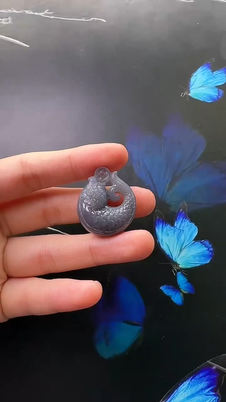 颈饰未镶嵌和田玉吊坠