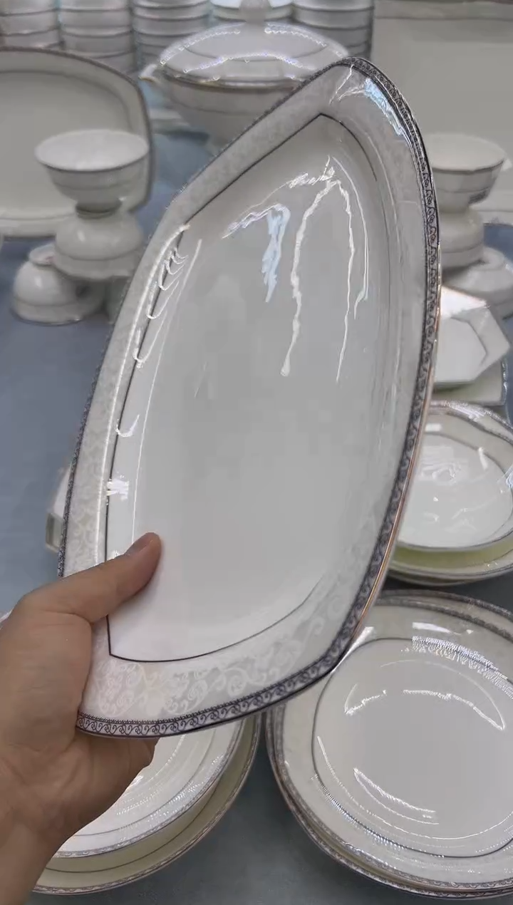 骨瓷 玲珑12方鱼1个