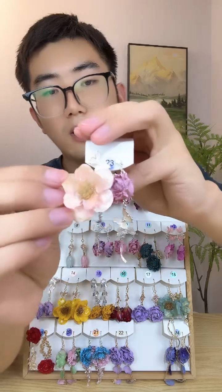 纯铜合金锆石鲜花耳饰粉色银铃花 波浪粉