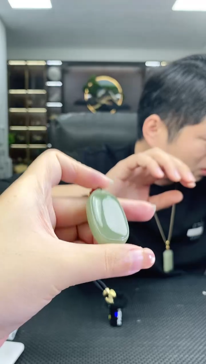 颈饰未镶嵌和田玉无事牌清货2