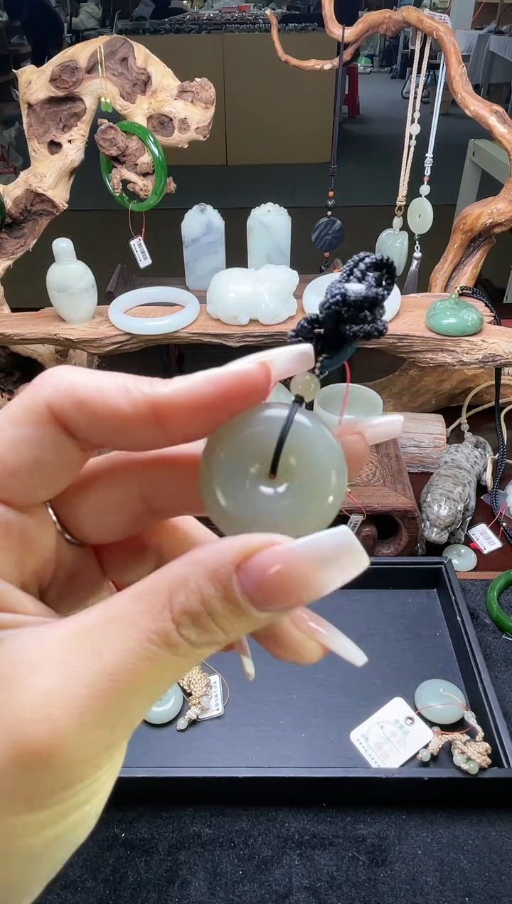 【闪购商品】和田玉吊坠未镶嵌且末青白平安扣