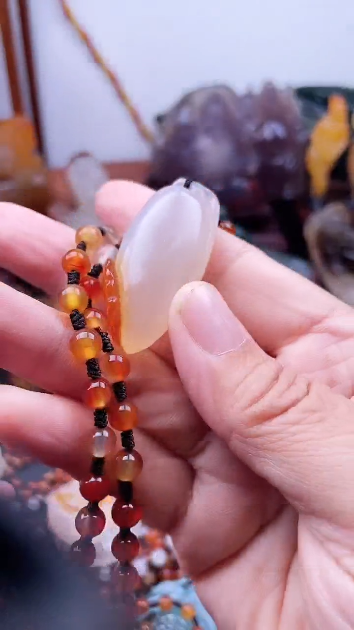 未镶嵌1玛瑙/玉髓大****山AA