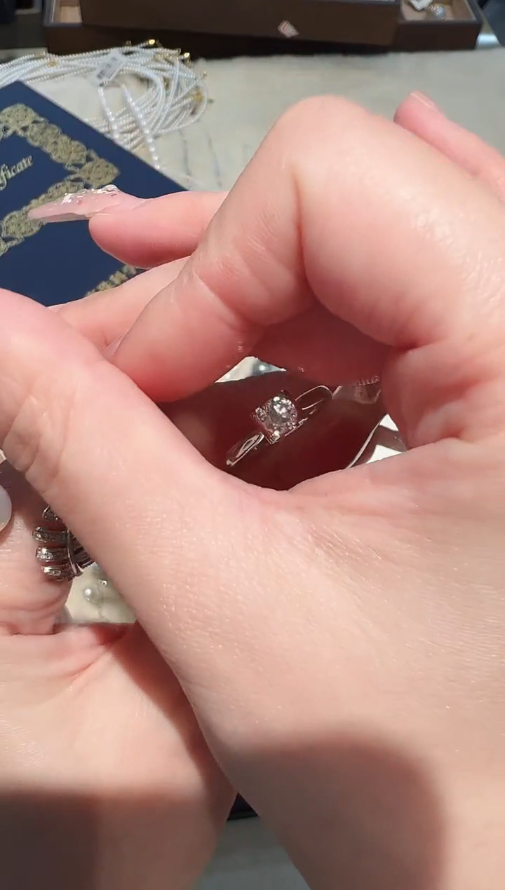 【闪购商品】钻石戒指18K金镶嵌50分牛头戒指yz