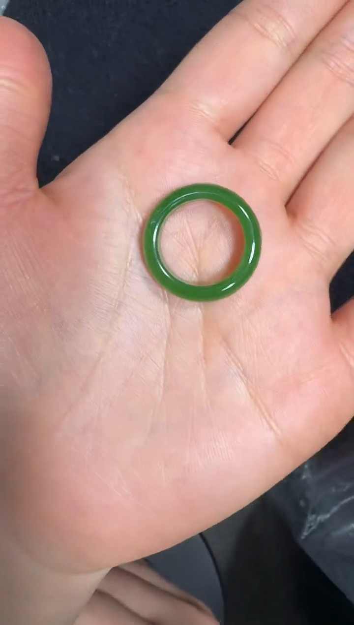未镶嵌戒圈和田玉（碧玉）洛**城乌兰乌德苹果绿16
