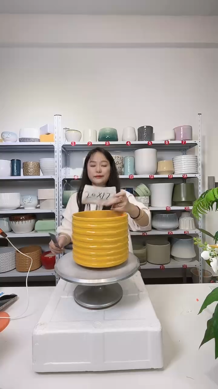 【闪购商品】陶瓷横纹波浪橙20*17