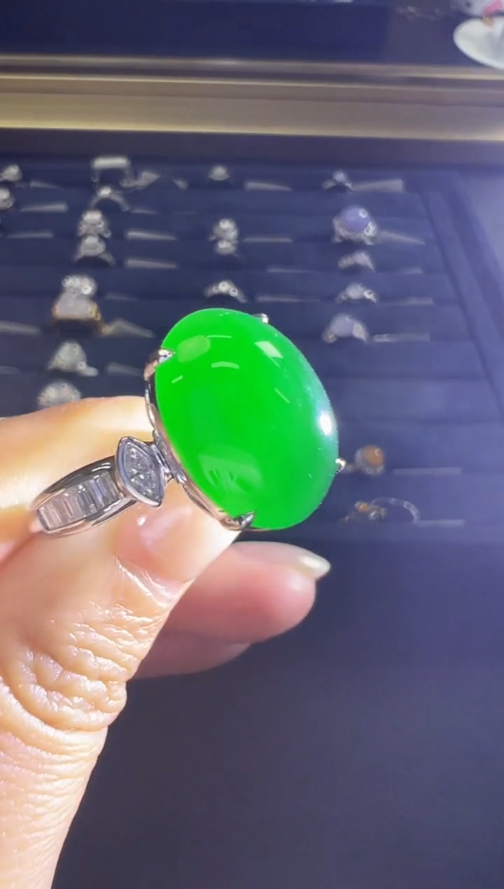 18K金镶嵌戒指翡翠KYYC1206-001