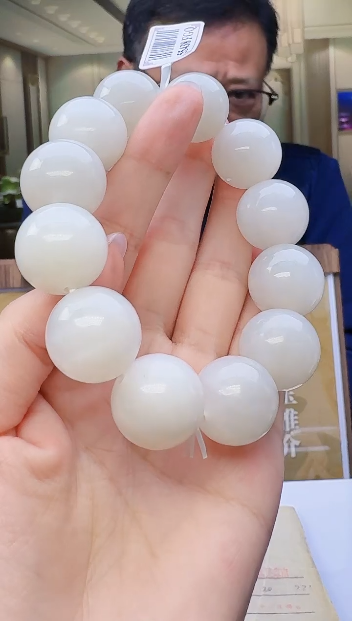 定制和田玉玉届匠心天然和田玉（拍一发一）