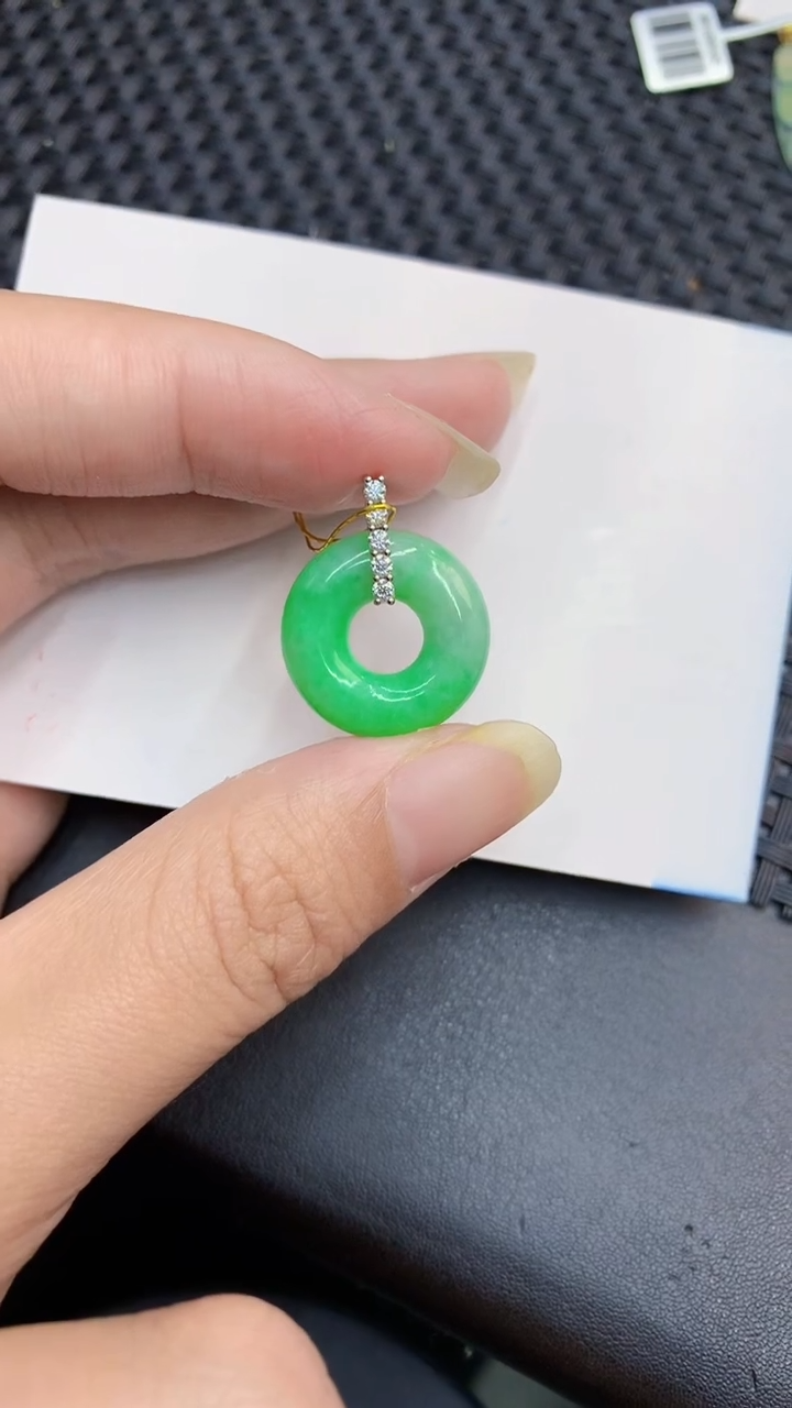 【闪购商品】翡翠颈饰18K金镶嵌            8