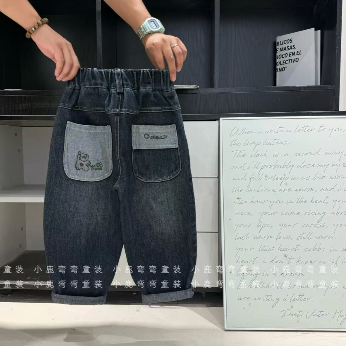 Q590秋季儿童新款后袋小熊牵小狗牛仔裤