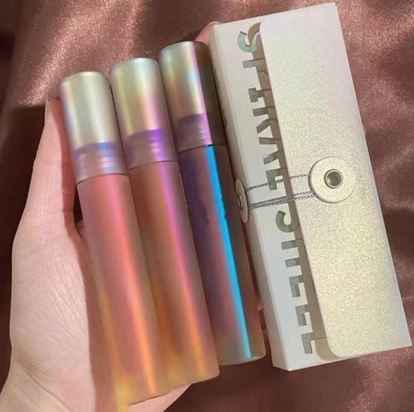 B16 孝色唇釉 3.2g 无盒 混发