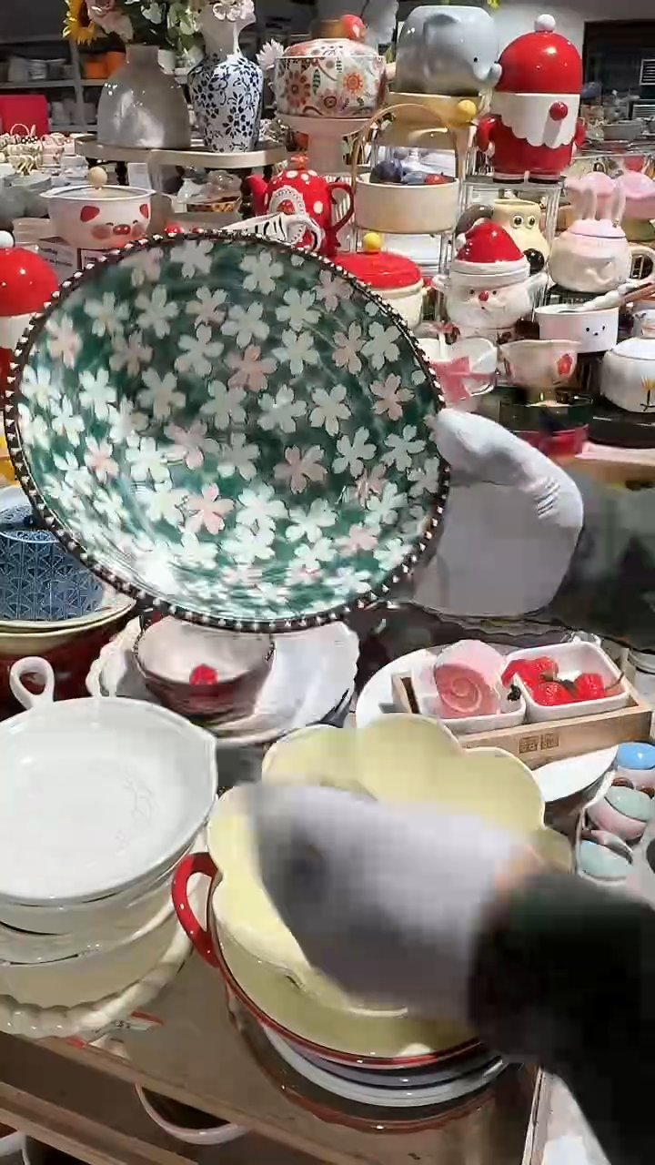 陶瓷绿色花朵异形碗微瑕 凑满20元包邮