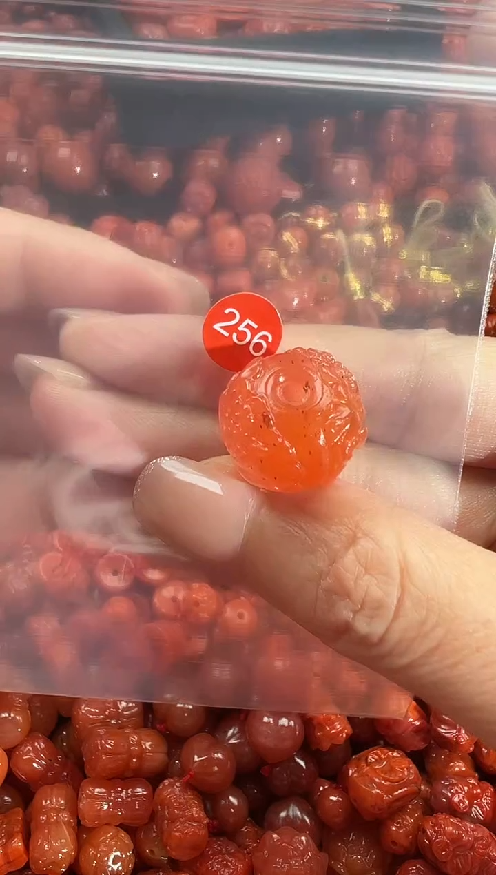 颈饰未镶嵌南红玛瑙1