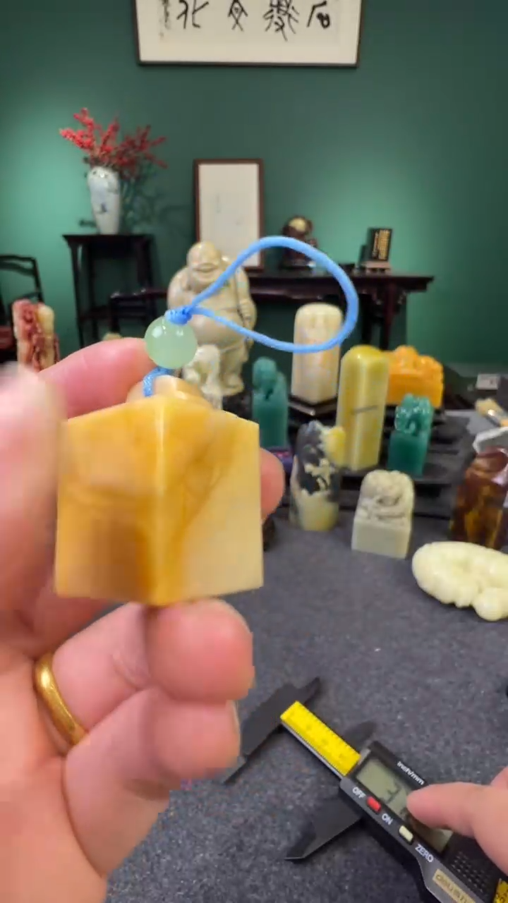 【闪购商品】田黄石金包银瓦钮