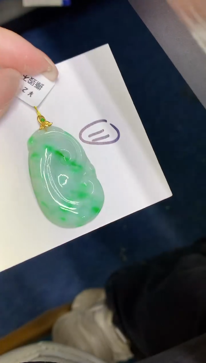 翡翠18K金镶嵌颈饰00000000000