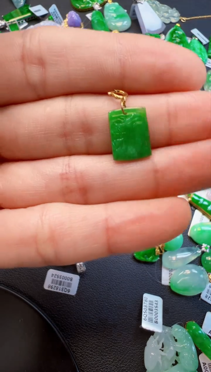 【闪购商品】翡翠吊坠(不含链)18K金镶嵌280