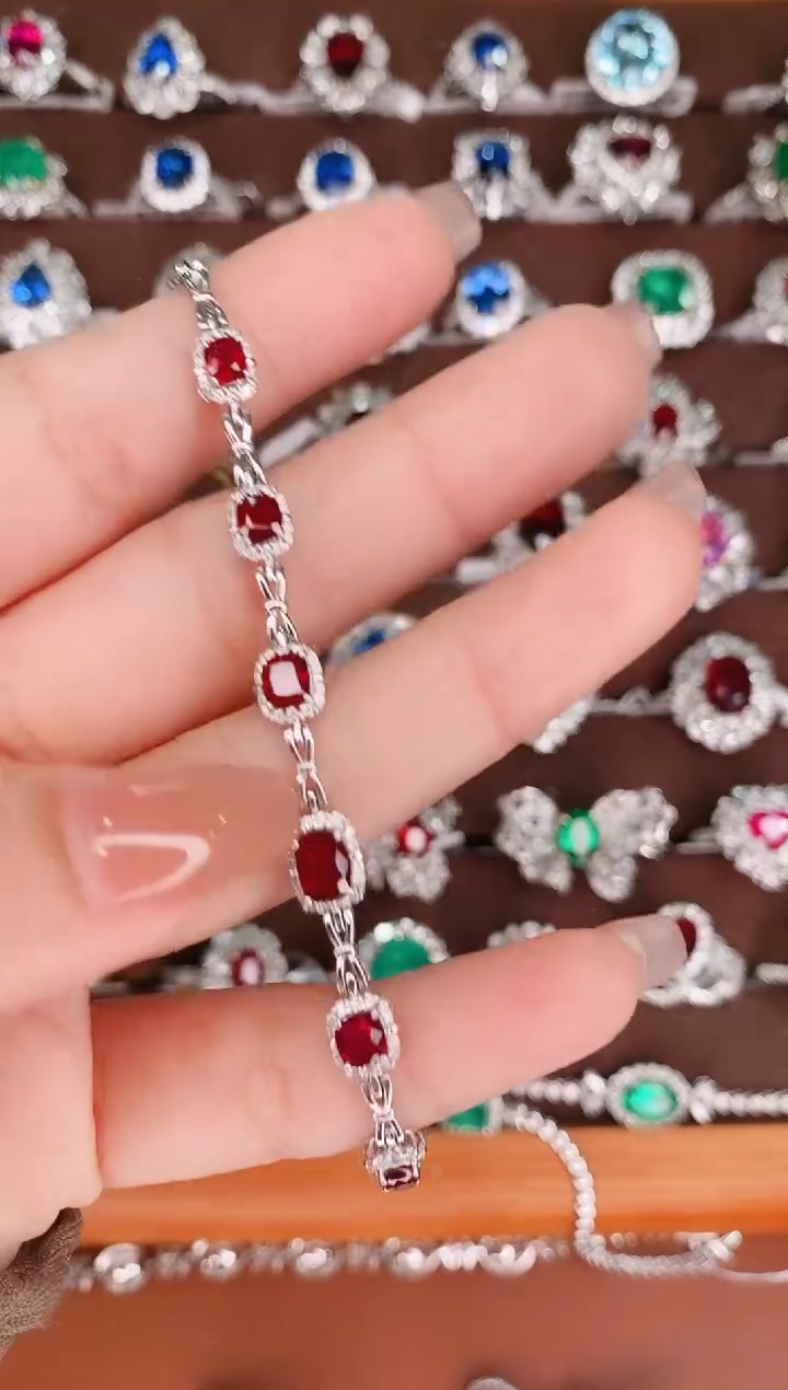 【闪购商品】红宝石18K手链18K金镶嵌--2.66ct