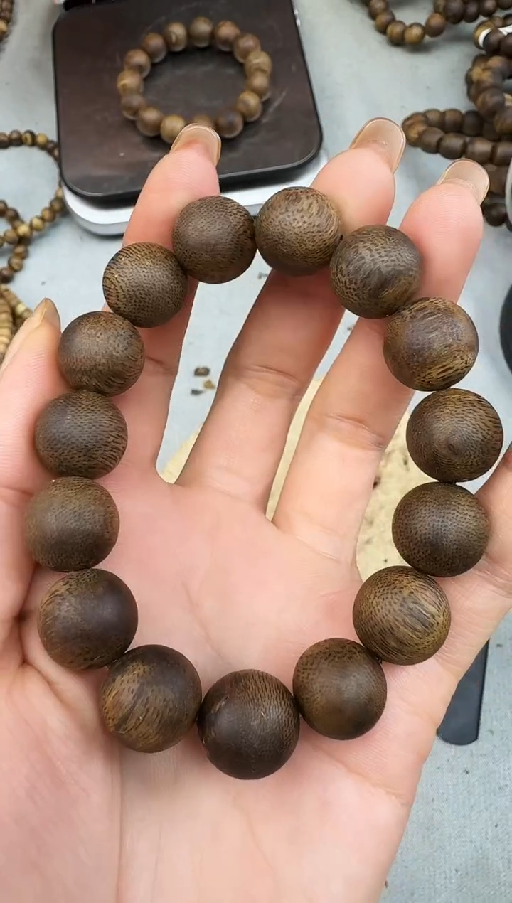 沉香手串1420海南白棋圆珠单圈多样性发一