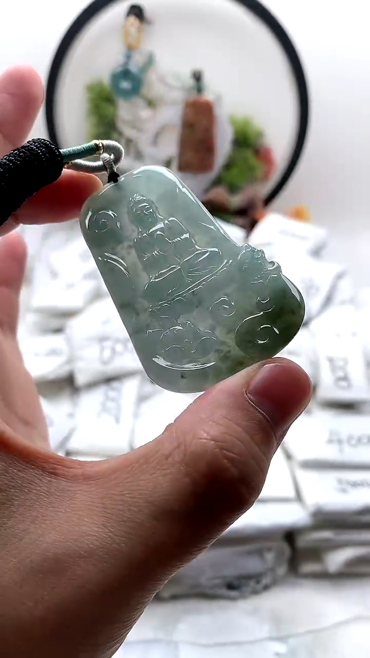 颈饰未镶嵌翡翠大日如来