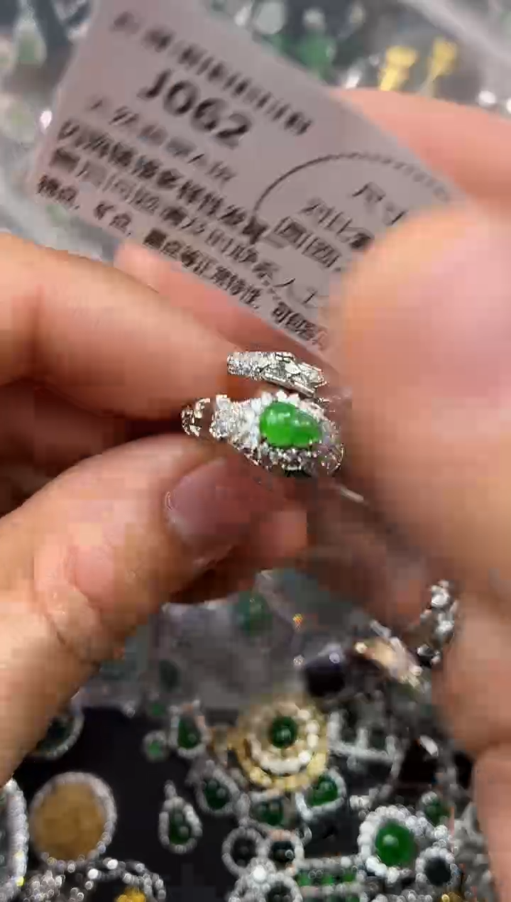 颈饰未镶嵌翡翠J062戒指