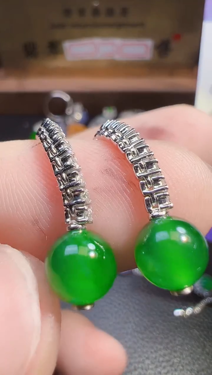 翡翠18K金镶嵌耳饰翡翠