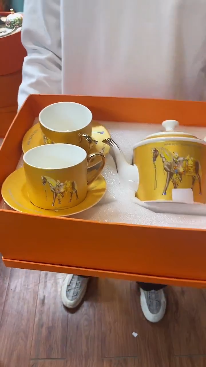 杯鸿辉家品牌瓷器，京东包邮！