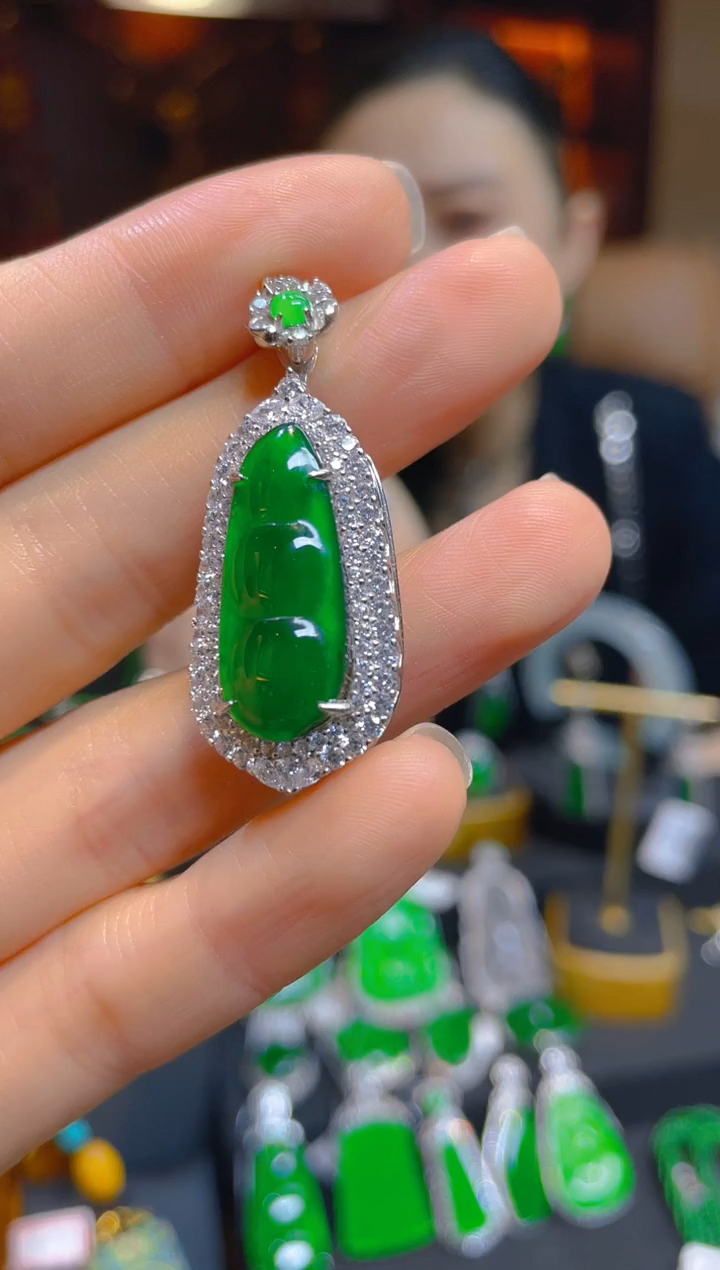 【闪购商品】翡翠颈饰银S925镶嵌110724天然A货翡翠豆子