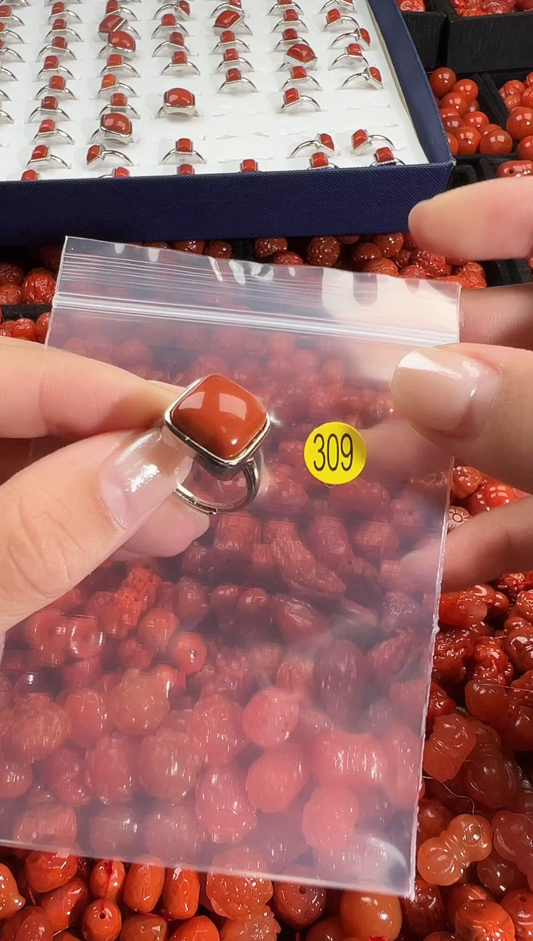 颈饰未镶嵌南红玛瑙1