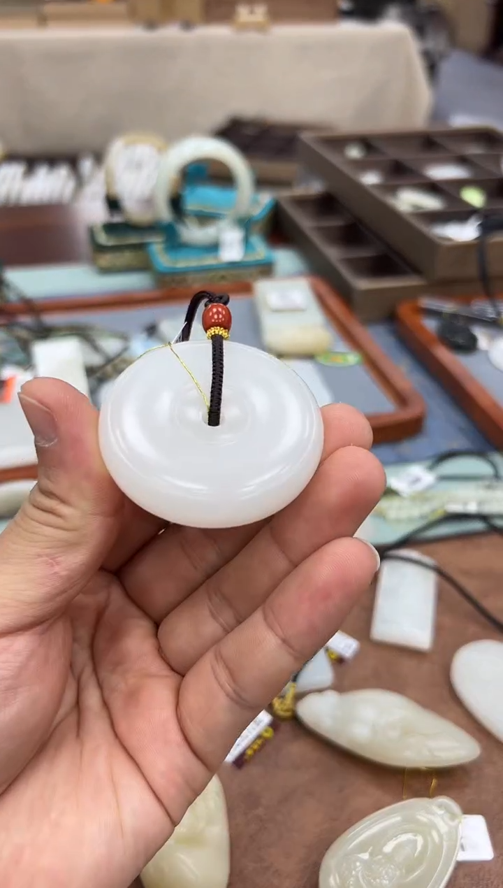 【闪购商品】和田玉吊坠未镶嵌野牛沟平安扣