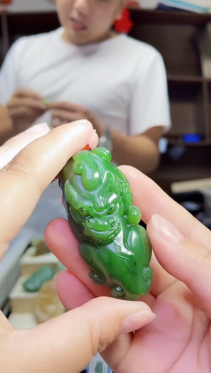 和田玉未镶嵌颈饰1