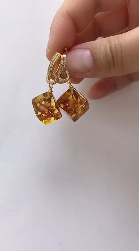 【闪购商品】琥珀裸石银S925镶嵌花珀耳坠