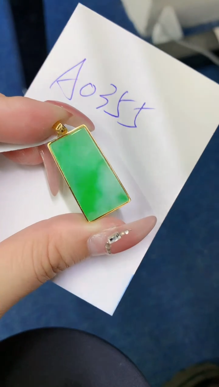 【闪购商品】翡翠颈饰18K金镶嵌0000000000000