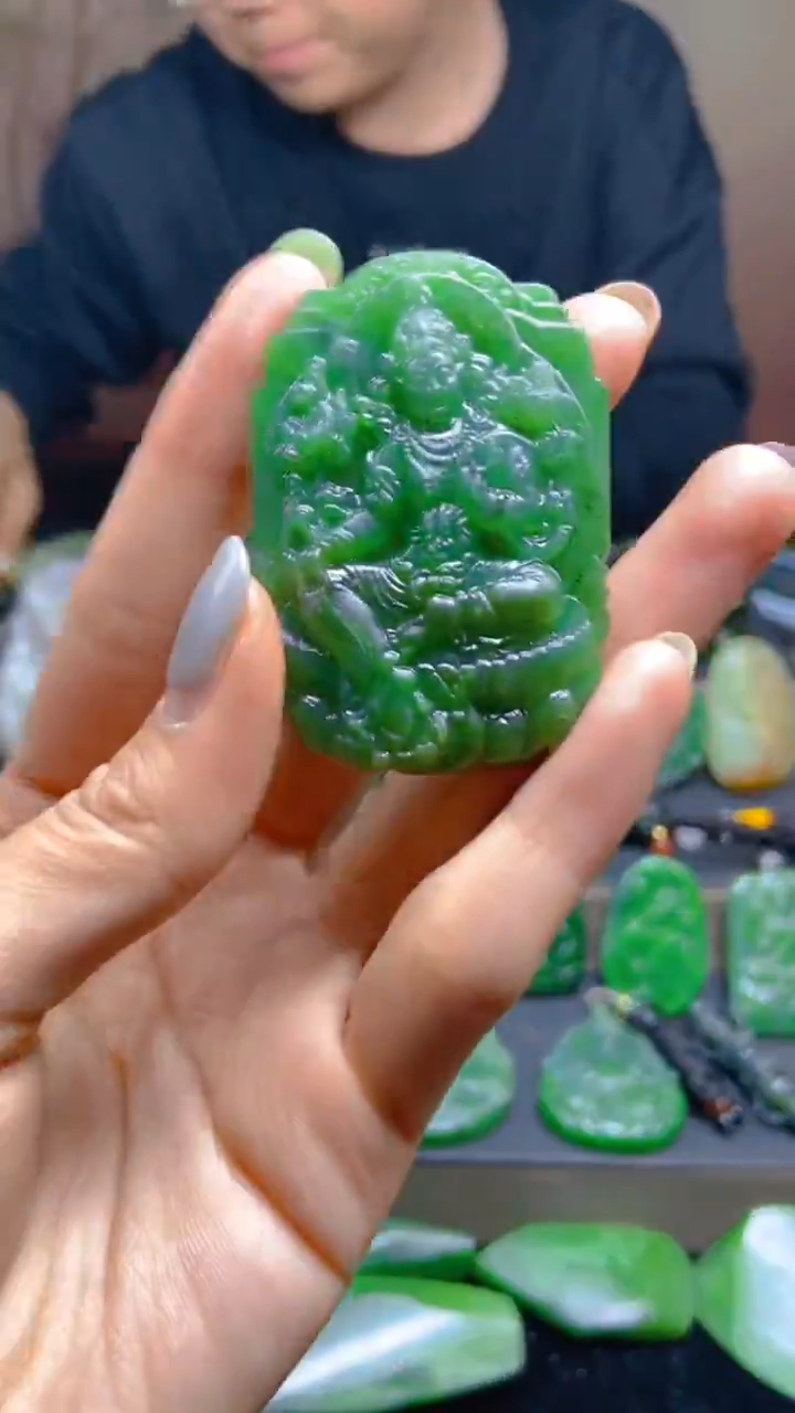 颈饰未镶嵌和田玉1