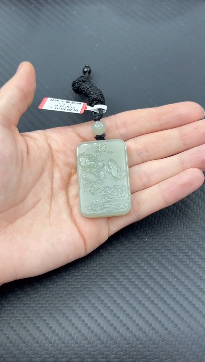 【闪购商品】和田玉吊坠(赠链)未镶嵌且末微色差近矿吊坠