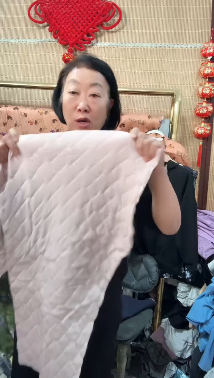 薄款女士浅粉色棉裤裁片一条（不带腰布）