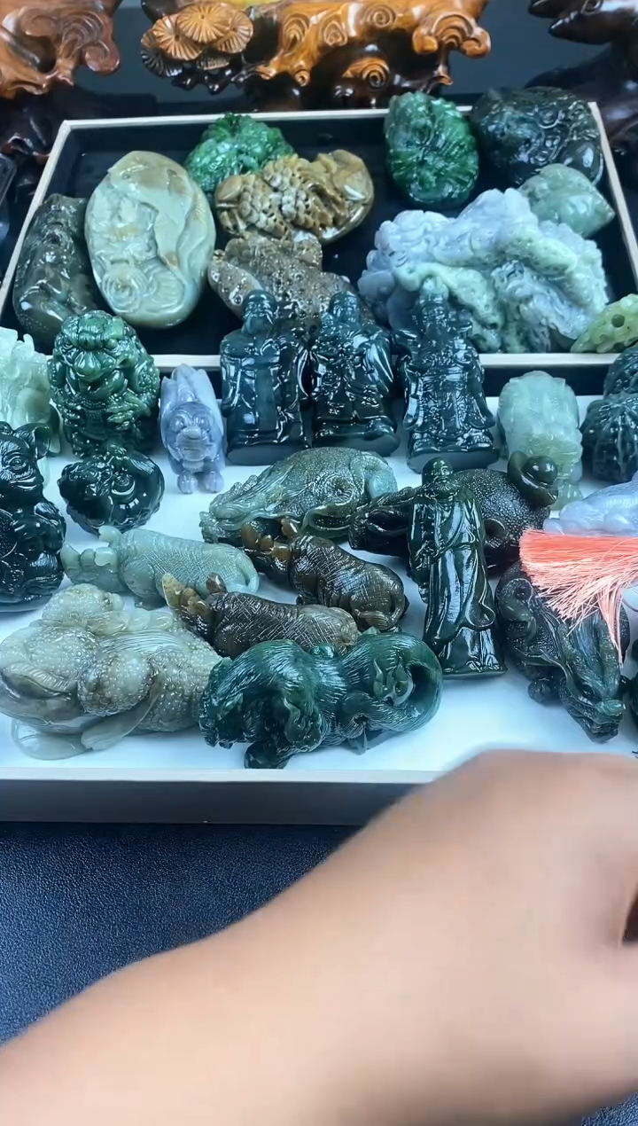 和田玉未镶嵌颈饰1