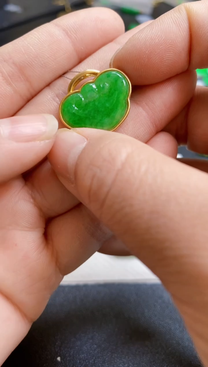 【闪购商品】翡翠颈饰18K金镶嵌如意