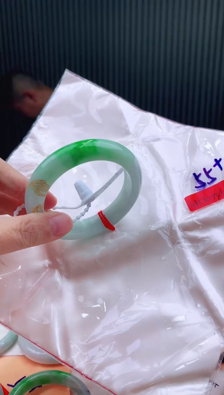 未镶嵌手镯翡翠55+