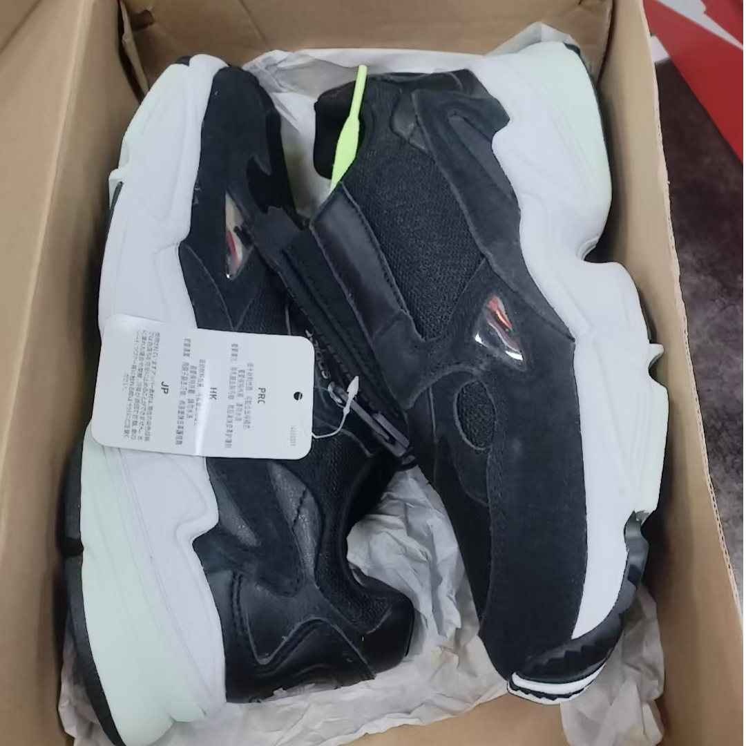 【瑕疵慎拍】Adidas阿迪运动休闲板鞋EF2046-36(鞋盒破损)