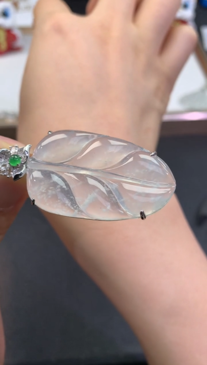 【闪购商品】翡翠颈饰18K金镶嵌              