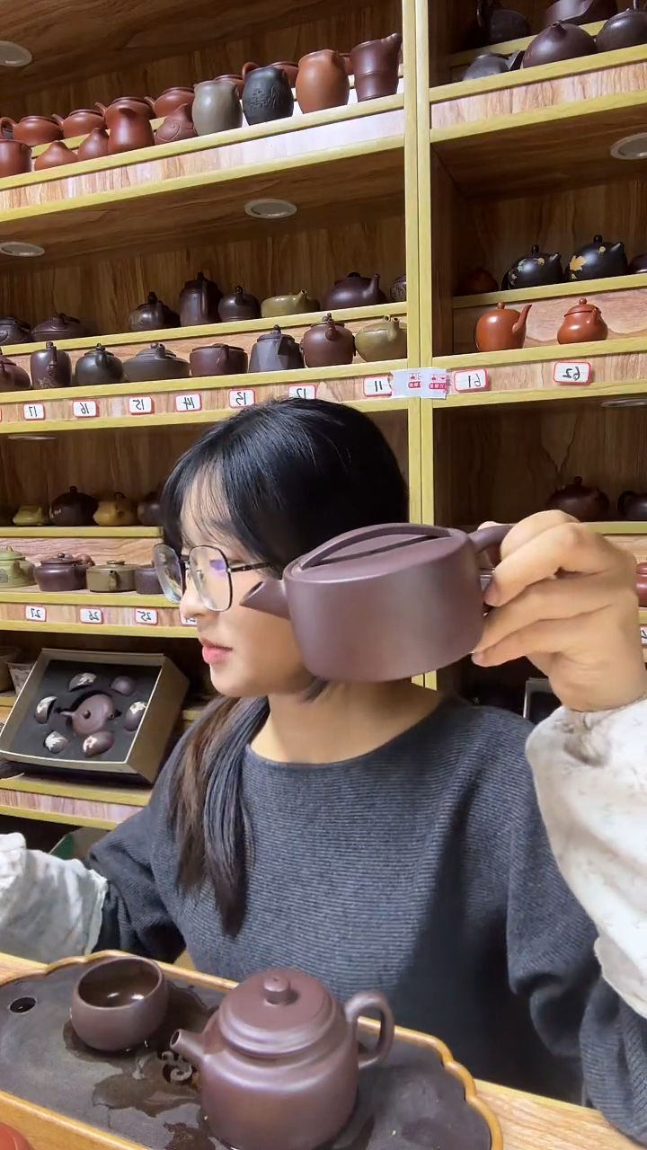 茶壶紫砂紫泥炮嘴汉瓦300cc左右