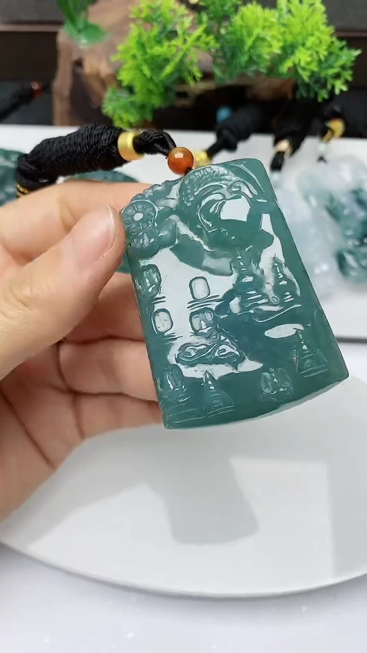 【闪购商品】翡翠颈饰未镶嵌