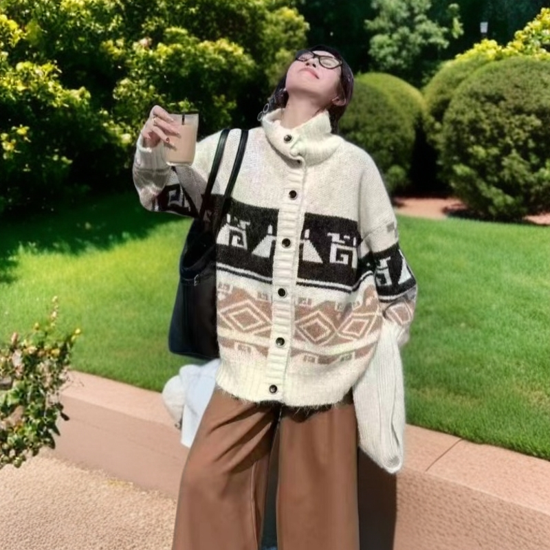 网红早秋冬厚款星星森系刺绣/绣花毛衣琥珀流光宽松条纹时尚撞色