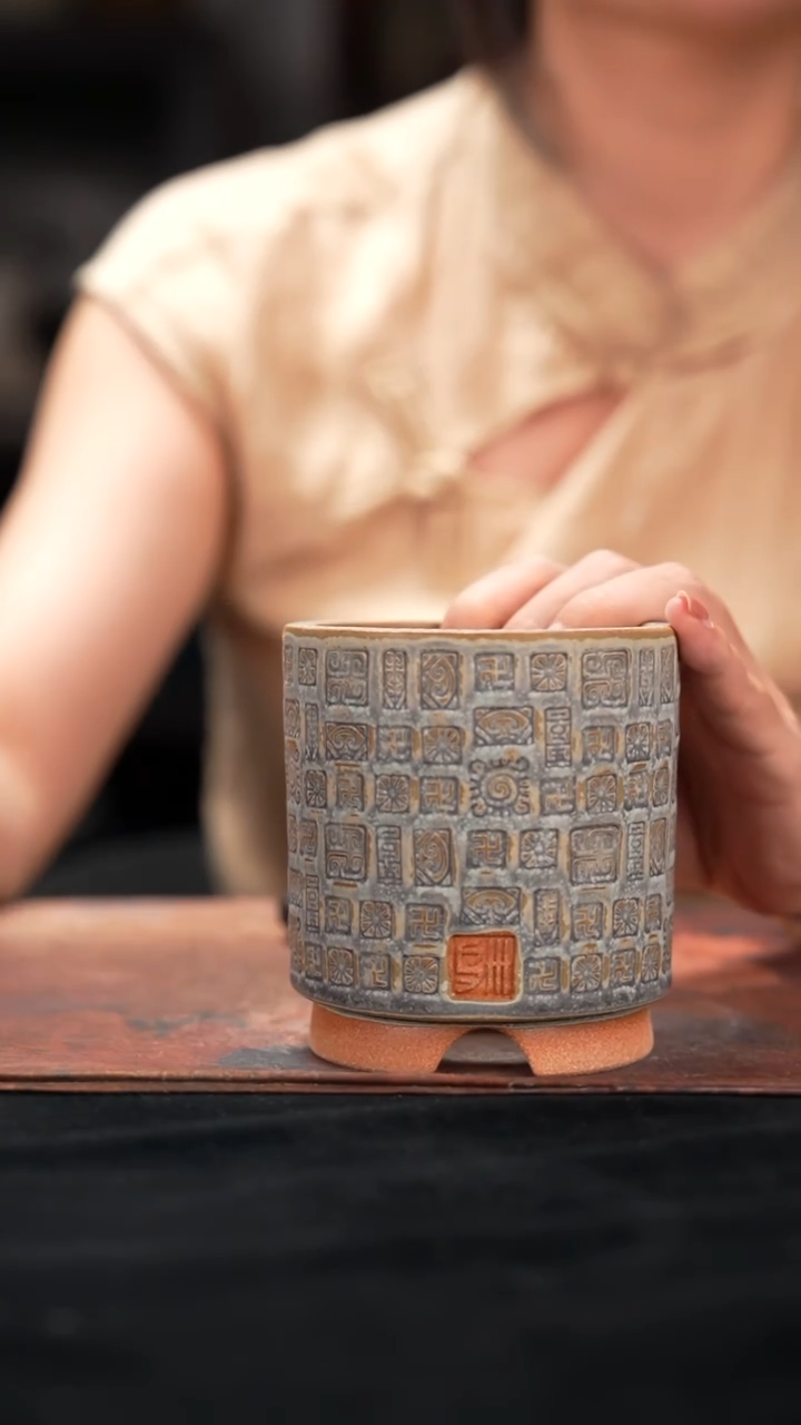 猪*婆8-16-032花盆口径7.5