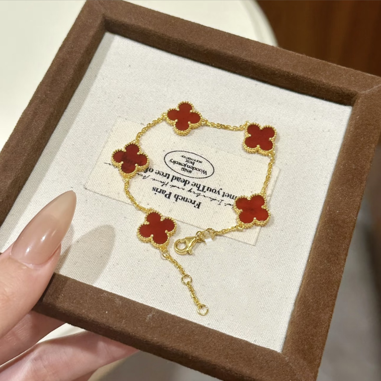 铜合金手链 新中式红色四叶草手链女新款轻奢小众精致高颜值配饰